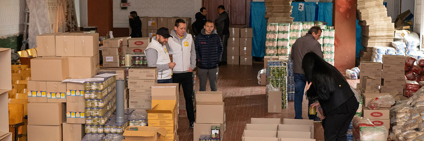 Hilfswerk International Verteilung von Hilfspaketen Ukraine