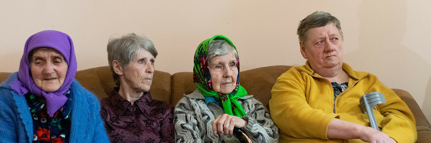 Ältere Menschen in der Ukraine