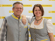 Hilfswerk Mitarbeiter in Hilfswerk Tracht