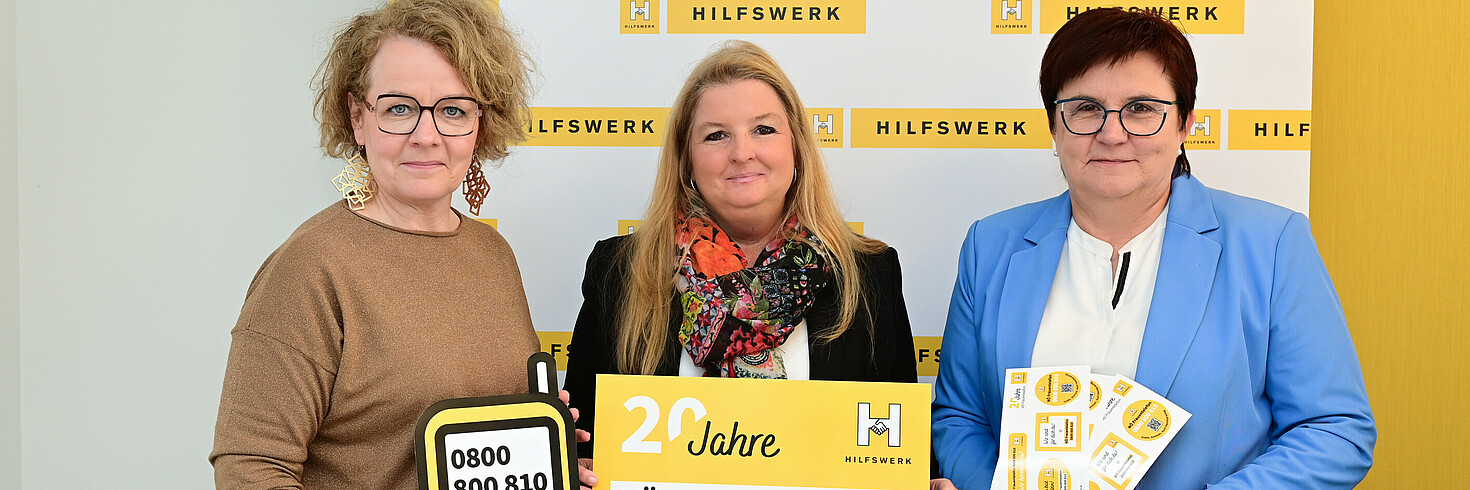v.l.n.r.: Frauen-Landesrätin Christiane Teschl-Hofmeister, Michaela Hinterholzer, Präsidentin Hilfswerk Niederösterreich, Karin Skop-Grösslich, Leitung Angebotsbereich Beratung und Psychotherapie Hilfswerk NÖ