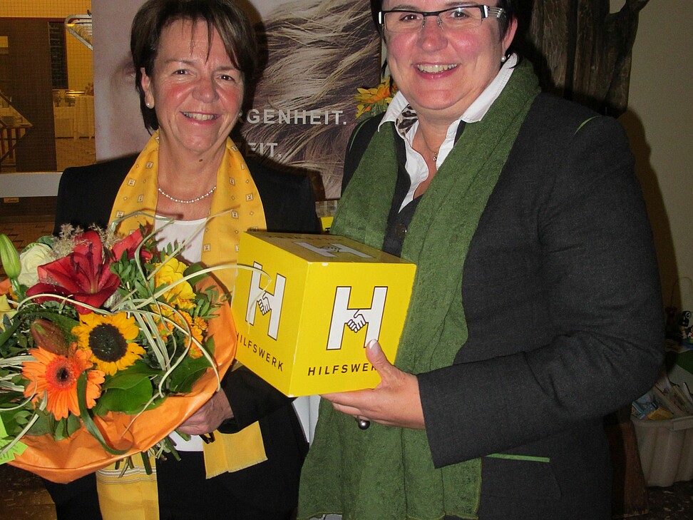 Präsidentin Michaela Hinterholzer und Frau Pauline Gschwandtner im Jahr 2012