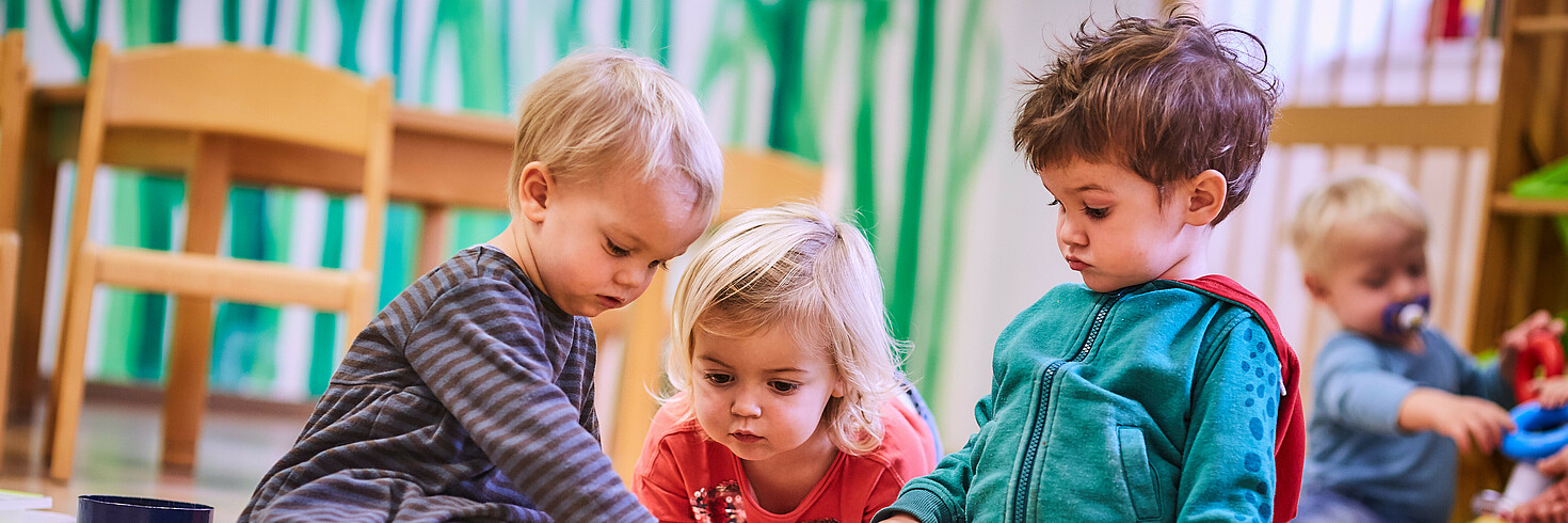 Kleinkinder beim Spielen