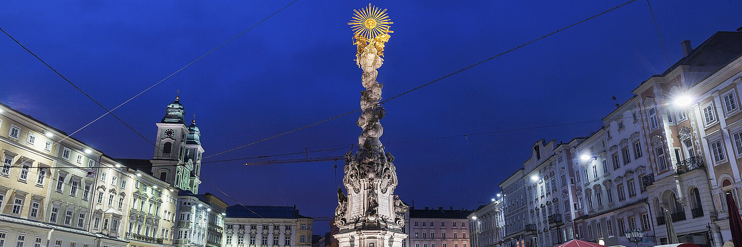 Hauptplatz Linz Nacht Pestsäule