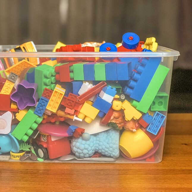 Farben lernen mit Farben-Schatzkiste