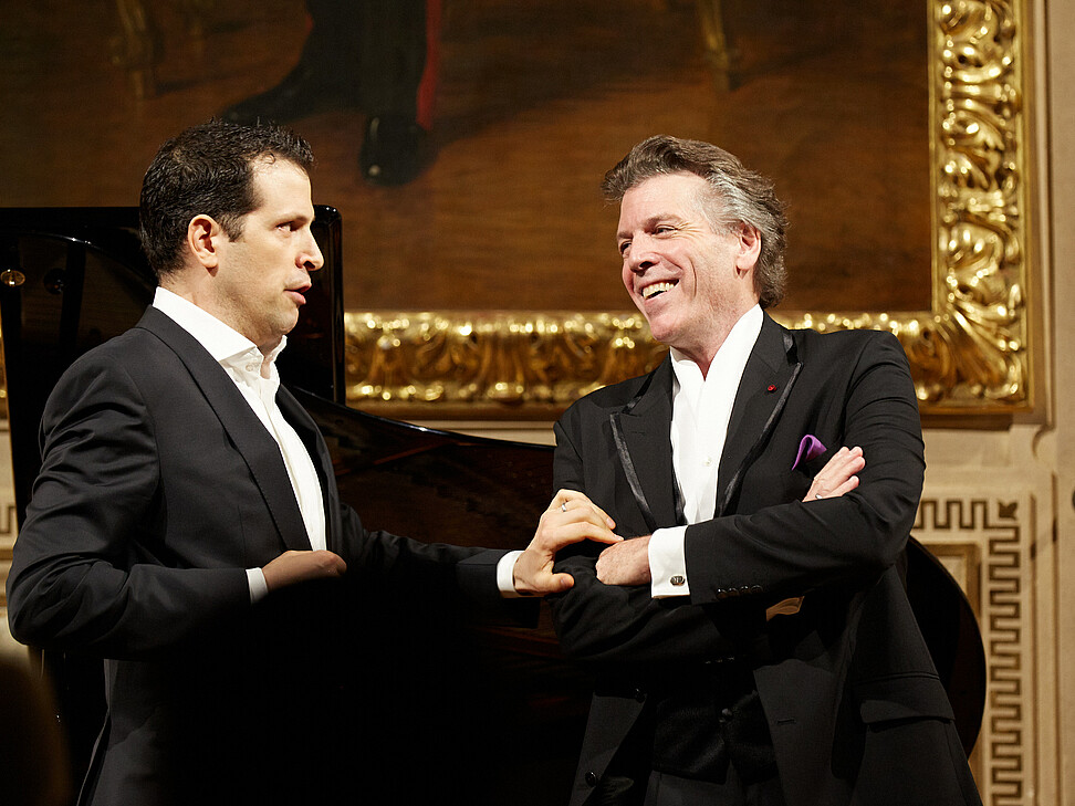 Luca Pisaroni (links) und Thomas Hampson lieferten eine mitreißende Überraschungszugabe