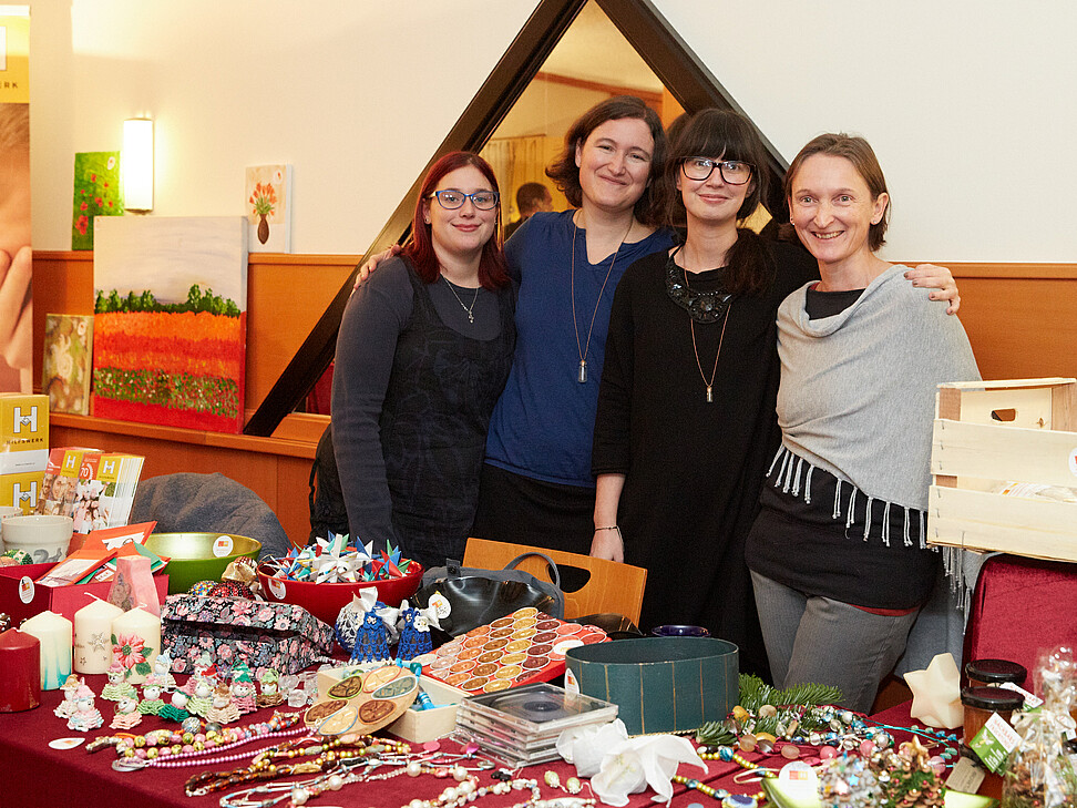 Der Weihnachtsmarkt der sozialen Organisation präsentierte sich abermals als willkommene Alternative zur Hektik der großen Einkaufsstraßen.